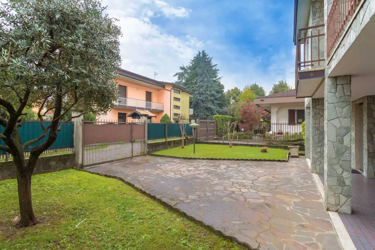 villa-cornate-d-adda-vendita-agenzia-immobiliare-milano-e-brianza-casa&style-7