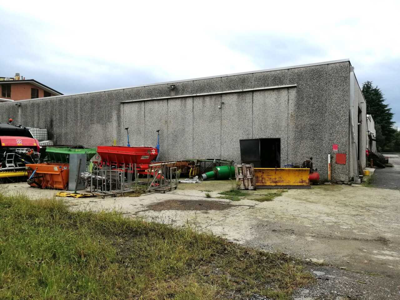 in-vendita-a-lentate-sul-seveso-terreno-residenziale-e-capannoni-industriali-agenzia-immobiliare-casa&sty