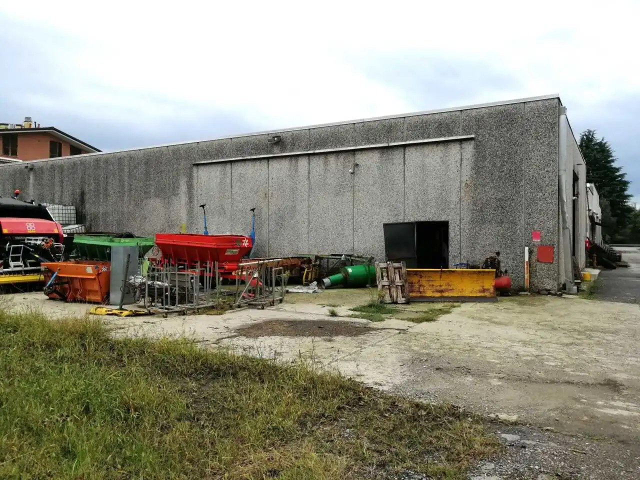 in-vendita-a-lentate-sul-seveso-terreno-residenziale-e-capannoni-industriali-agenzia-immobiliare-casa&sty