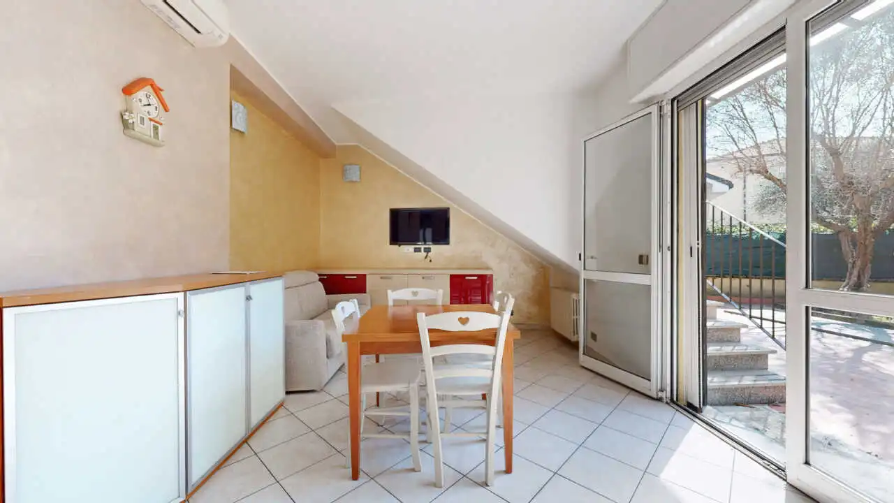 villa-a-cusano-milanino-in-vendita-porzione-bifamiliare-casa&style-agenzia-immobiliare-milano-brianza-10