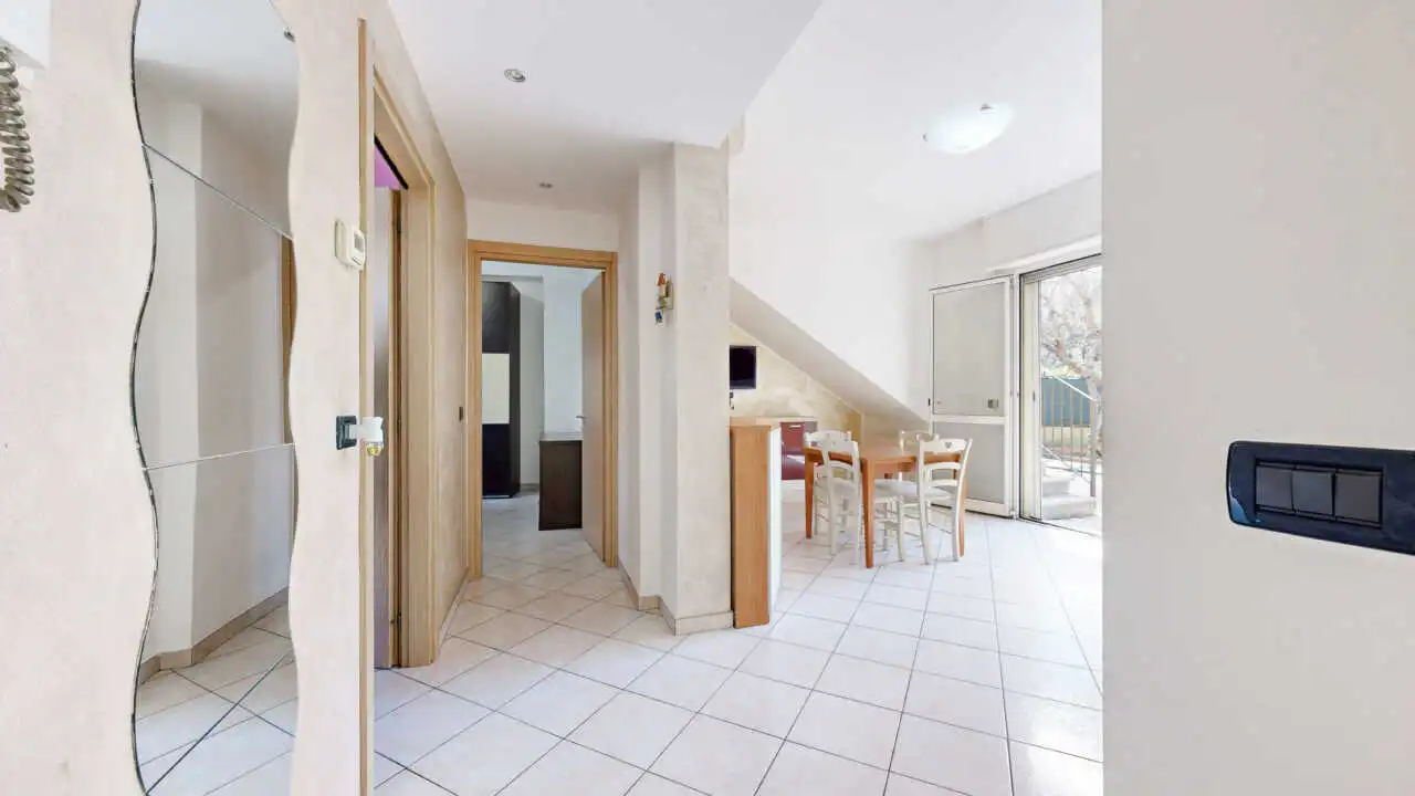 villa-a-cusano-milanino-in-vendita-porzione-bifamiliare-casa&style-agenzia-immobiliare-milano-brianza-13