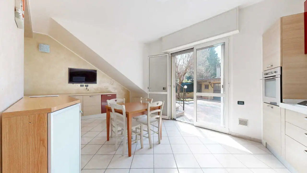 villa-a-cusano-milanino-in-vendita-porzione-bifamiliare-casa&style-agenzia-immobiliare-milano-brianza-14