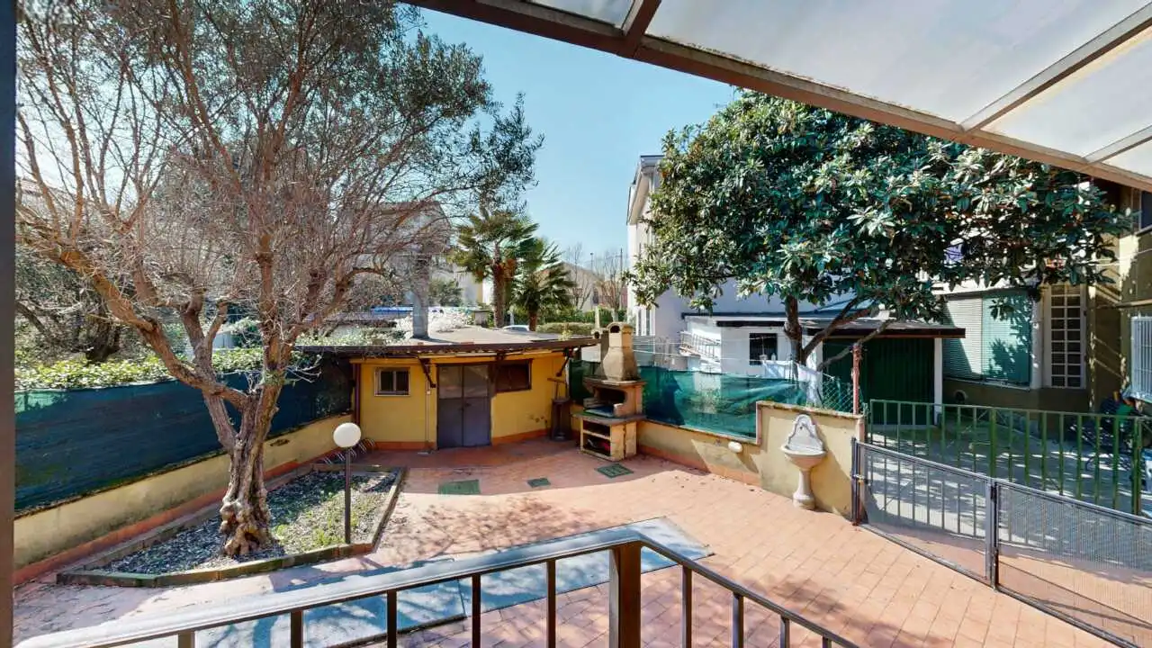 villa-a-cusano-milanino-in-vendita-porzione-bifamiliare-casa&style-agenzia-immobiliare-milano-brianza-37