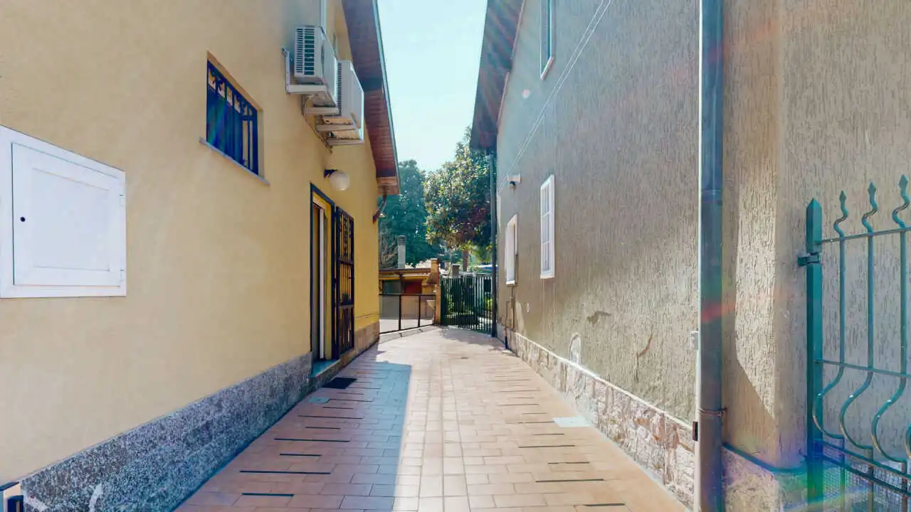 villa-a-cusano-milanino-in-vendita-porzione-bifamiliare-casa&style-agenzia-immobiliare-milano-brianza-41