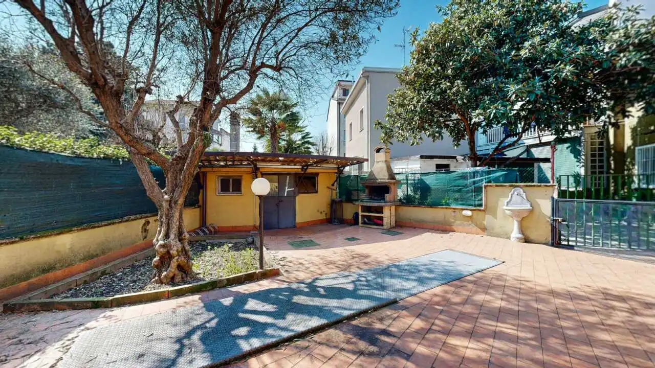 villa-a-cusano-milanino-in-vendita-porzione-bifamiliare-casa&style-agenzia-immobiliare-milano-brianza-5