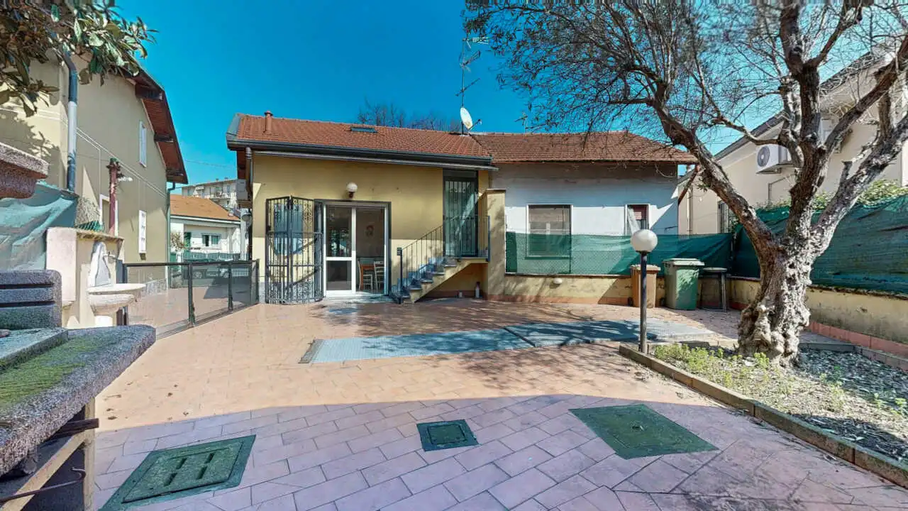 villa-a-cusano-milanino-in-vendita-porzione-bifamiliare-casa&style-agenzia-immobiliare-milano-brianza-50