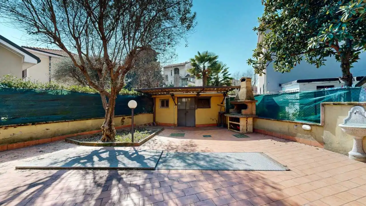 villa-a-cusano-milanino-in-vendita-porzione-bifamiliare-casa&style-agenzia-immobiliare-milano-brianza-6