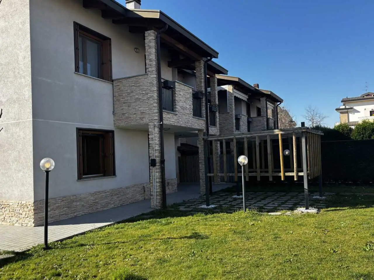 appartamento-con-giardino-a-cambiago-in-vendita-agenzia-immobiliare-milano-e-brianza-casa&style (5)