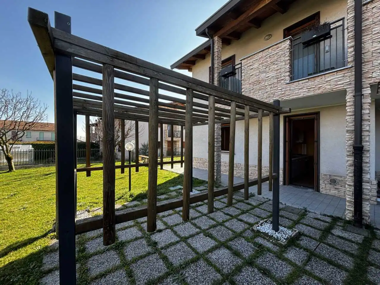 appartamento-con-giardino-a-cambiago-in-vendita-agenzia-immobiliare-milano-e-brianza-casa&style (7)