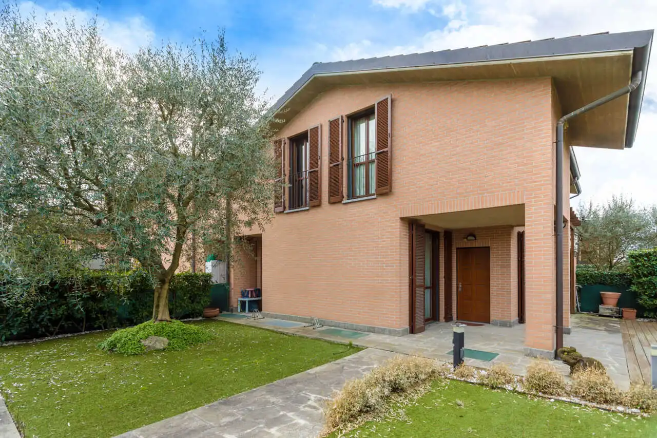 villa-di-testa-in-vendita-a-cavenago-di-brianza-monza-e-brianza-CAVENAGO-13