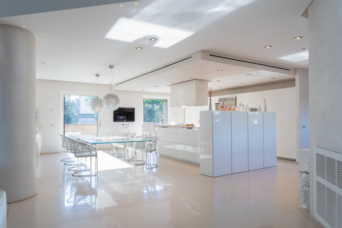 agente-immobiliare-esperto-nella-vendita-di-ville-di-pregio-angelo-acquafresca-casa&style-agenzia-immobiliare-milano-e-brianza