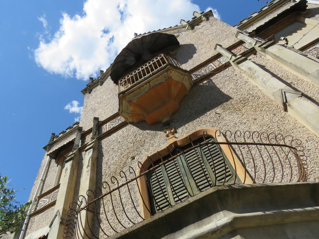 agente-immobiliare-esperto-nella-vendita-di-ville-di-pregio-angelo-acquafresca-casa&style-agenzia-immobiliare-milano-e-brianza