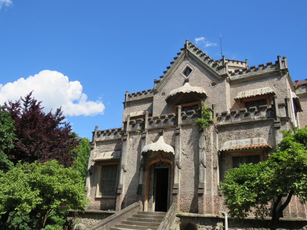 agente-immobiliare-esperto-nella-vendita-di-ville-di-pregio-angelo-acquafresca-casa&style-agenzia-immobiliare-milano-e-brianza