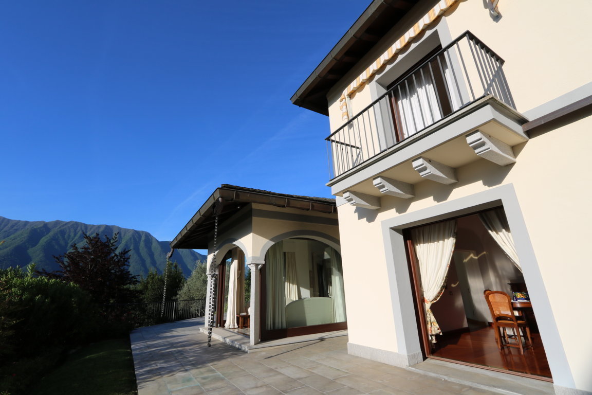 agente-immobiliare-esperto-nella-vendita-di-ville-di-pregio-angelo-acquafresca-casa&style-agenzia-immobiliare-milano-e-brianza