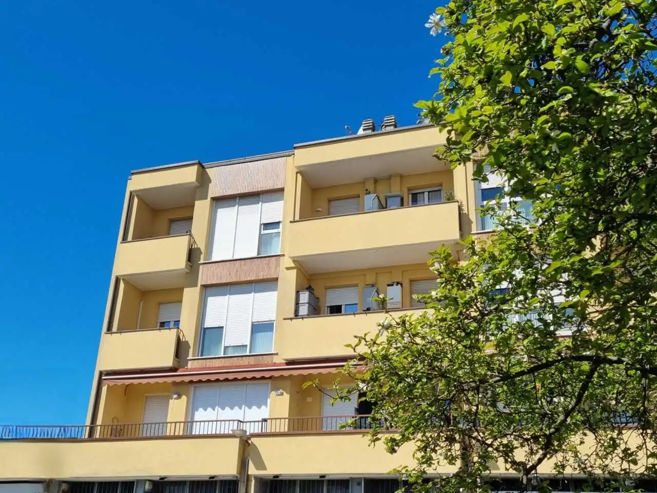 appartamento-a-vimercate-in-vendita-trilocale-monza-e-brianza-casa&style-agenzia-immobiliare (3)
