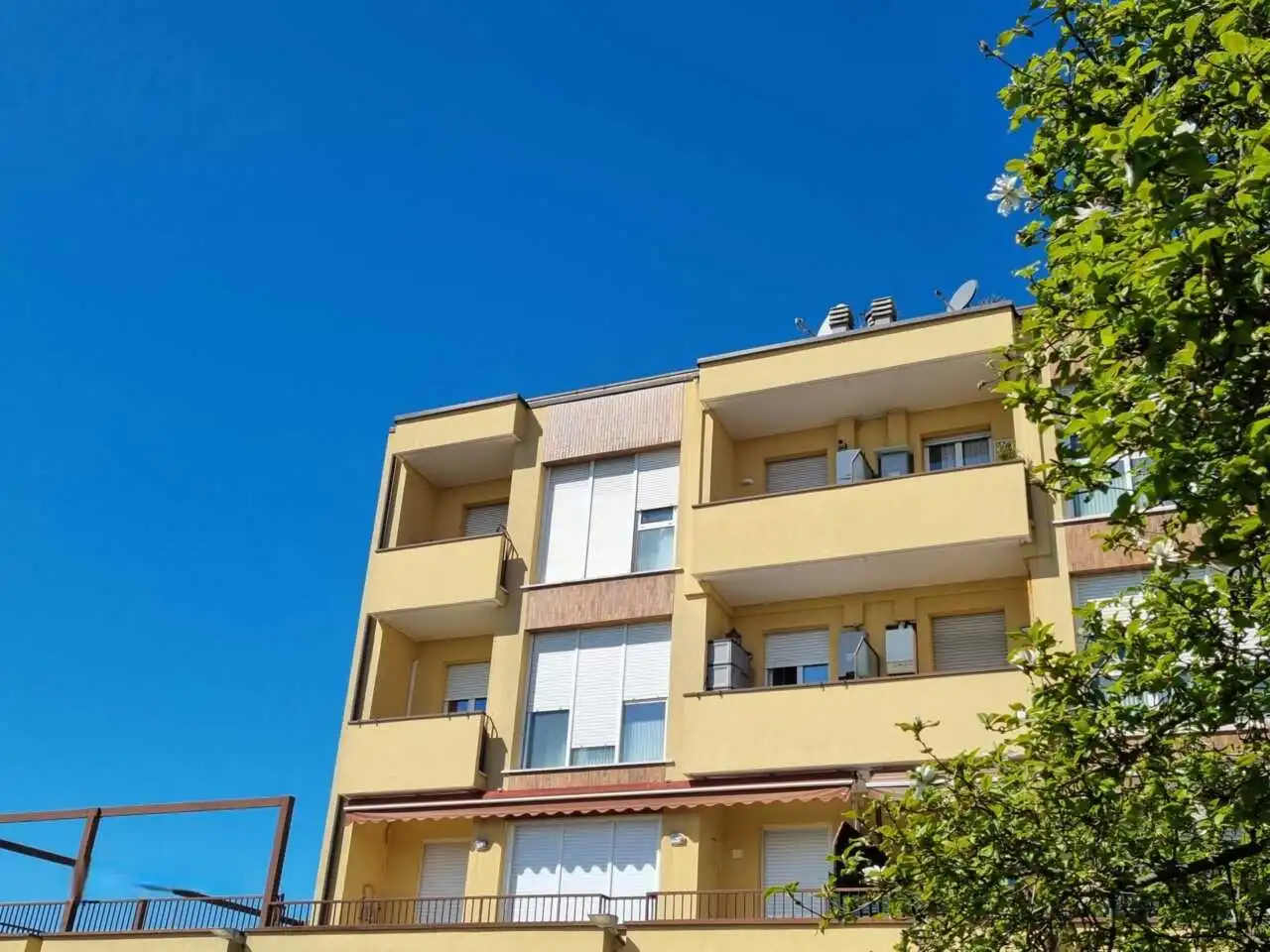 appartamento-a-vimercate-in-vendita-trilocale-monza-e-brianza-casa&style-agenzia-immobiliare (4)