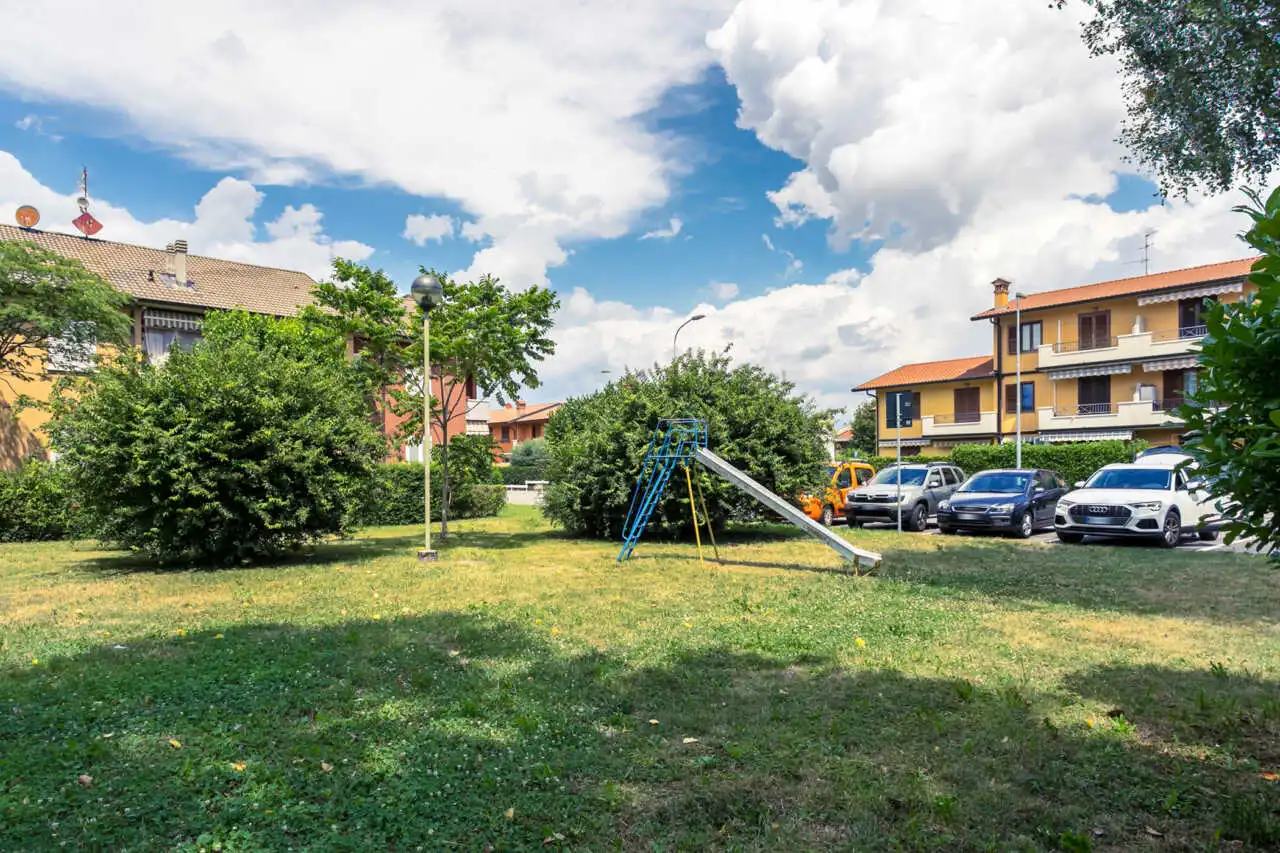 appartamento-in-vendita-a-brembate-bergamo-3-locali-con-box-agenzia-immobiliare-casa&style-milano-brianza (32)