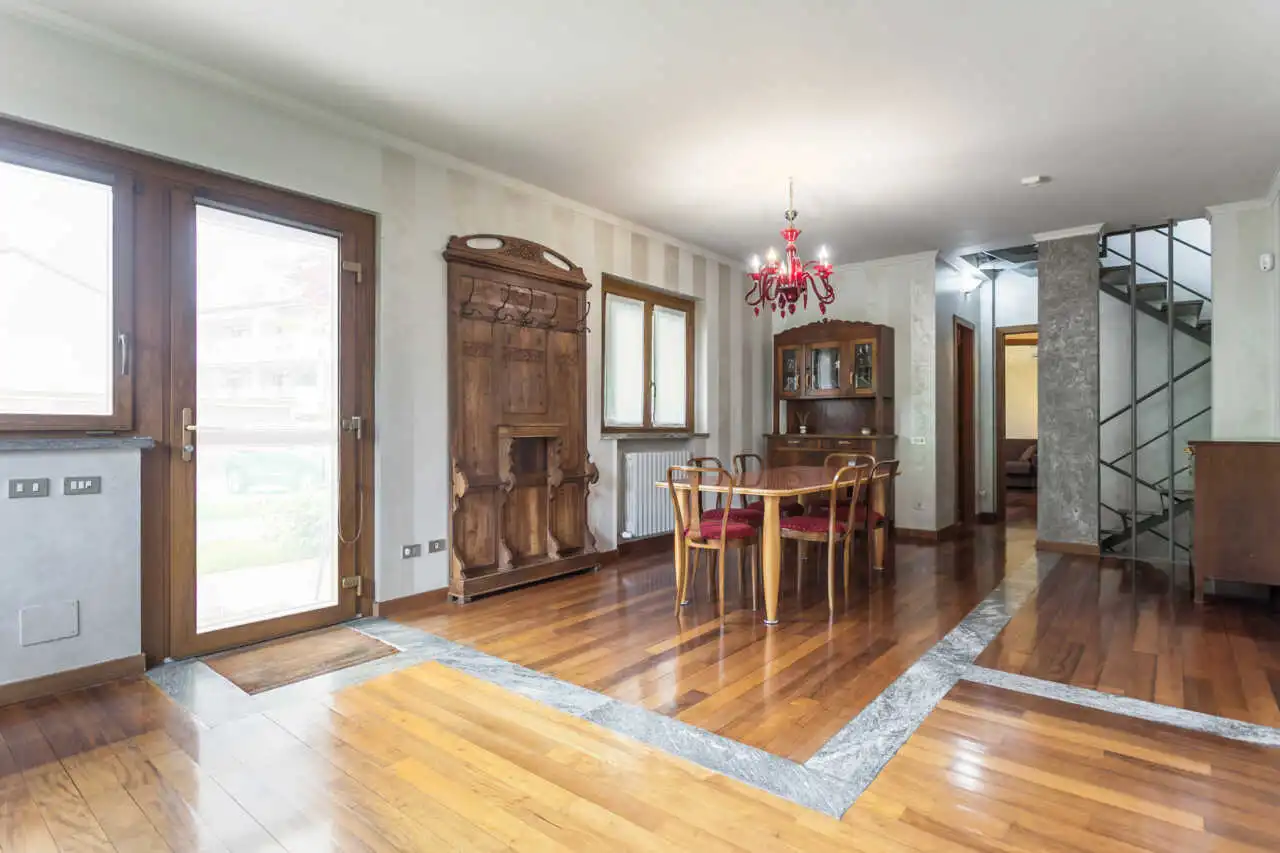 villa-a-cavenago-di-brianza-in-vendita-casa&style-immobiliare-milano-brianza-valutazioni-gratuite-11