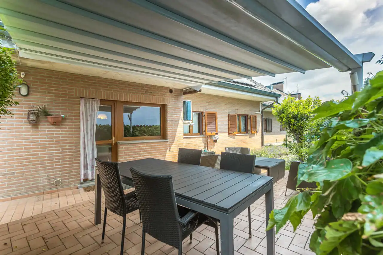 villa-a-cavenago-di-brianza-in-vendita-casa&style-immobiliare-milano-brianza-valutazioni-gratuite-18