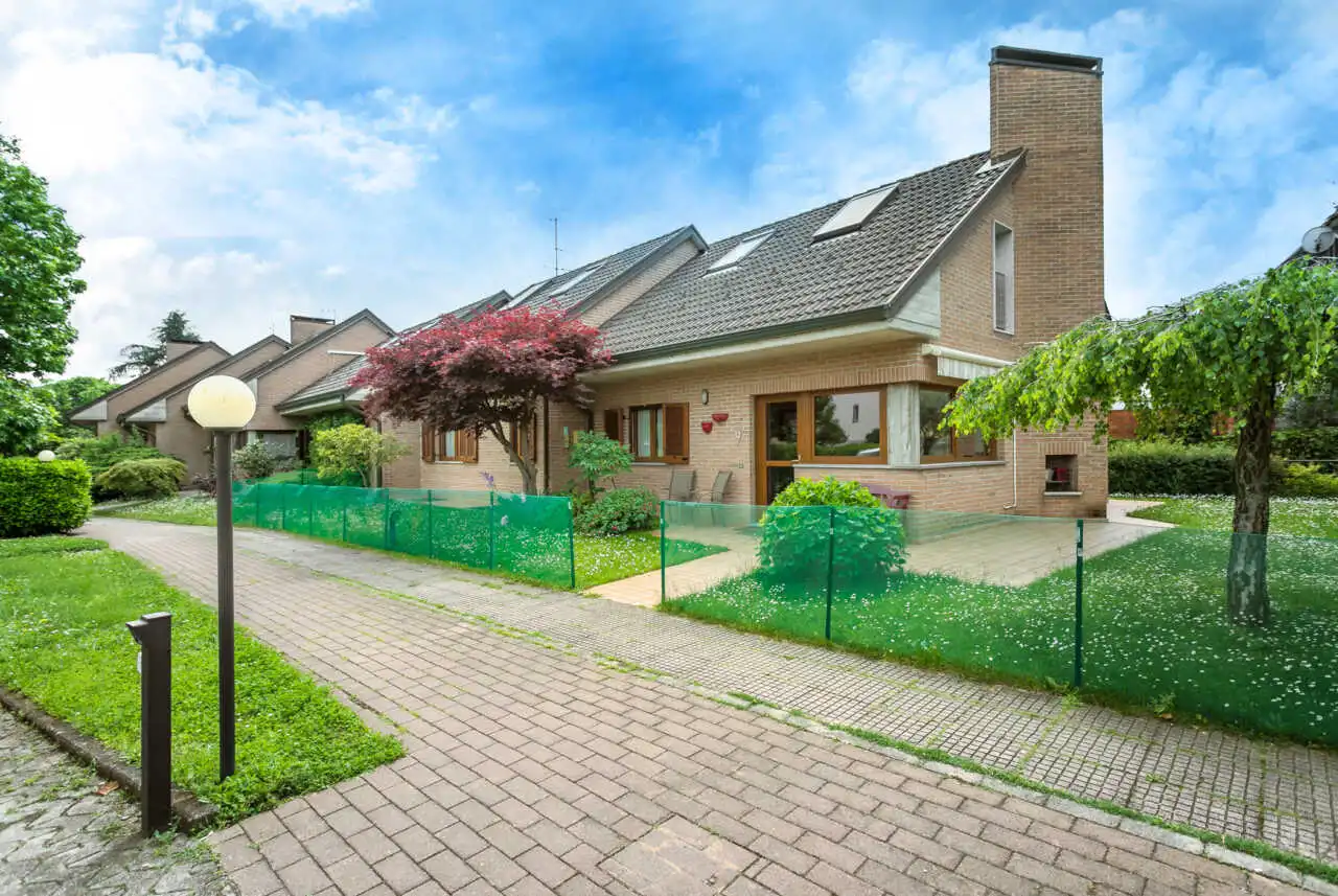 villa-a-cavenago-di-brianza-in-vendita-casa&style-immobiliare-milano-brianza-valutazioni-gratuite-2