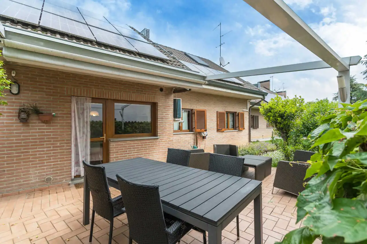 villa-a-cavenago-di-brianza-in-vendita-casa&style-immobiliare-milano-brianza-valutazioni-gratuite-20