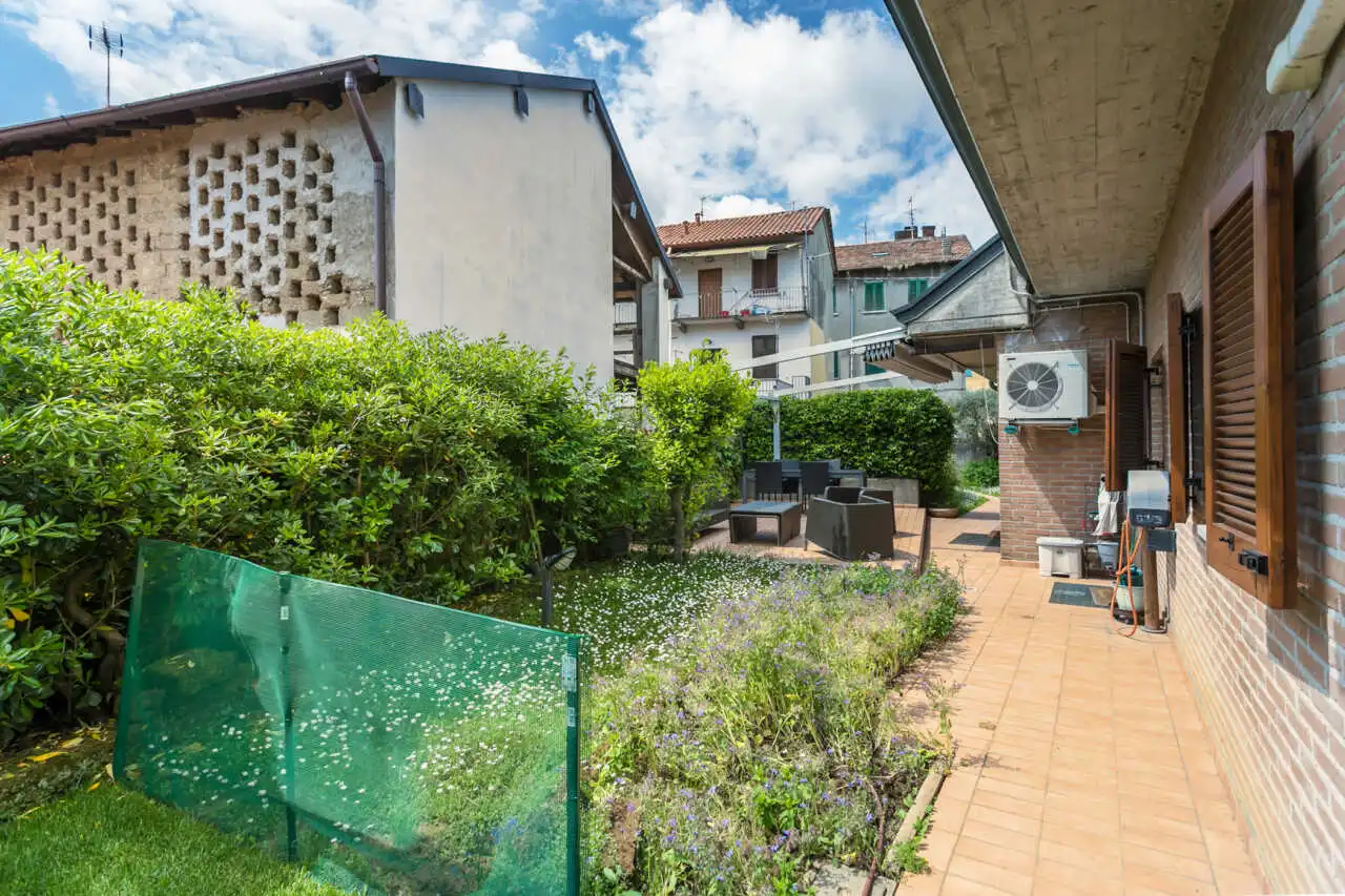 villa-a-cavenago-di-brianza-in-vendita-casa&style-immobiliare-milano-brianza-valutazioni-gratuite-21