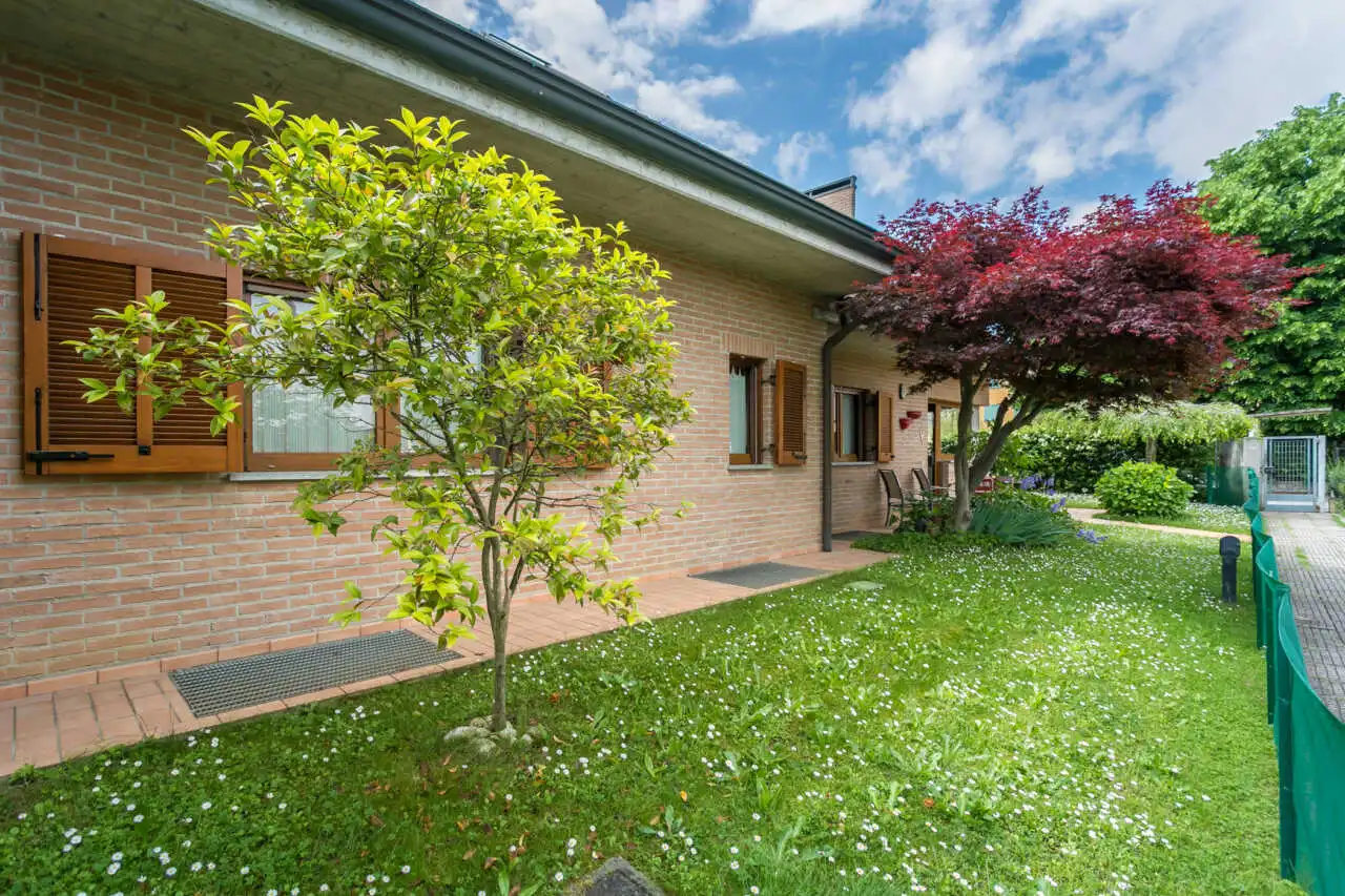 villa-a-cavenago-di-brianza-in-vendita-casa&style-immobiliare-milano-brianza-valutazioni-gratuite-3