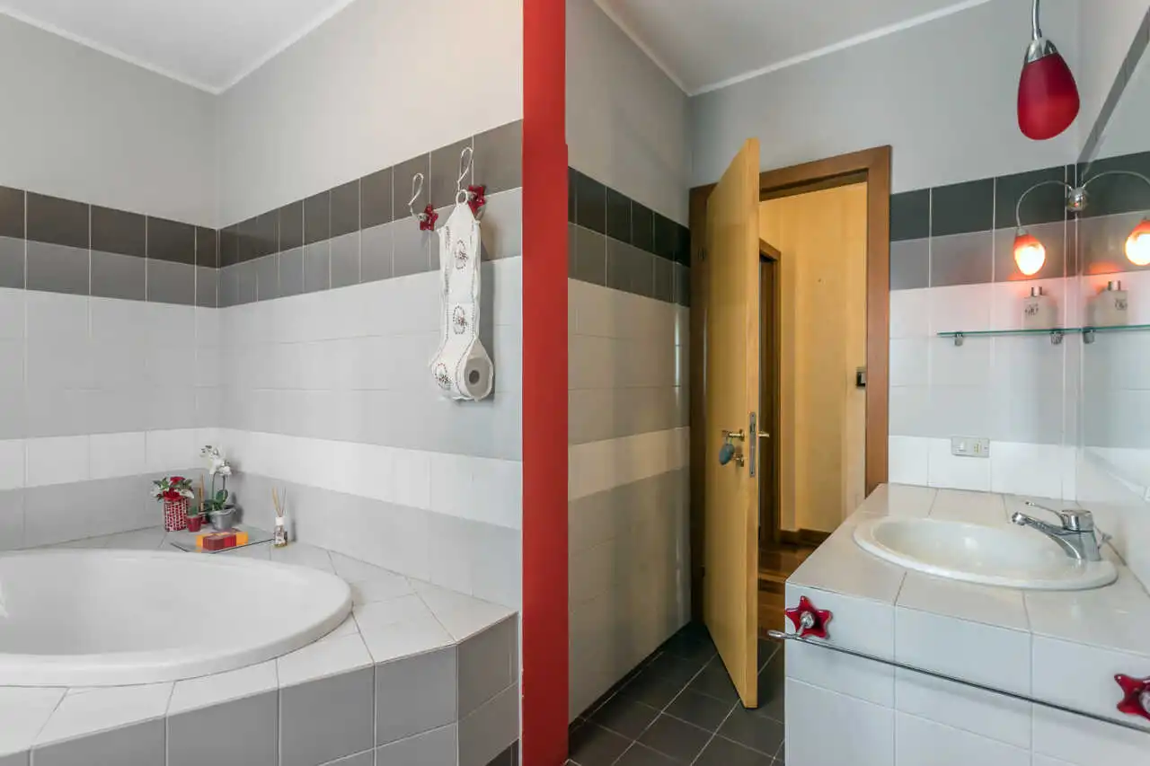 villa-a-cavenago-di-brianza-in-vendita-casa&style-immobiliare-milano-brianza-valutazioni-gratuite-35