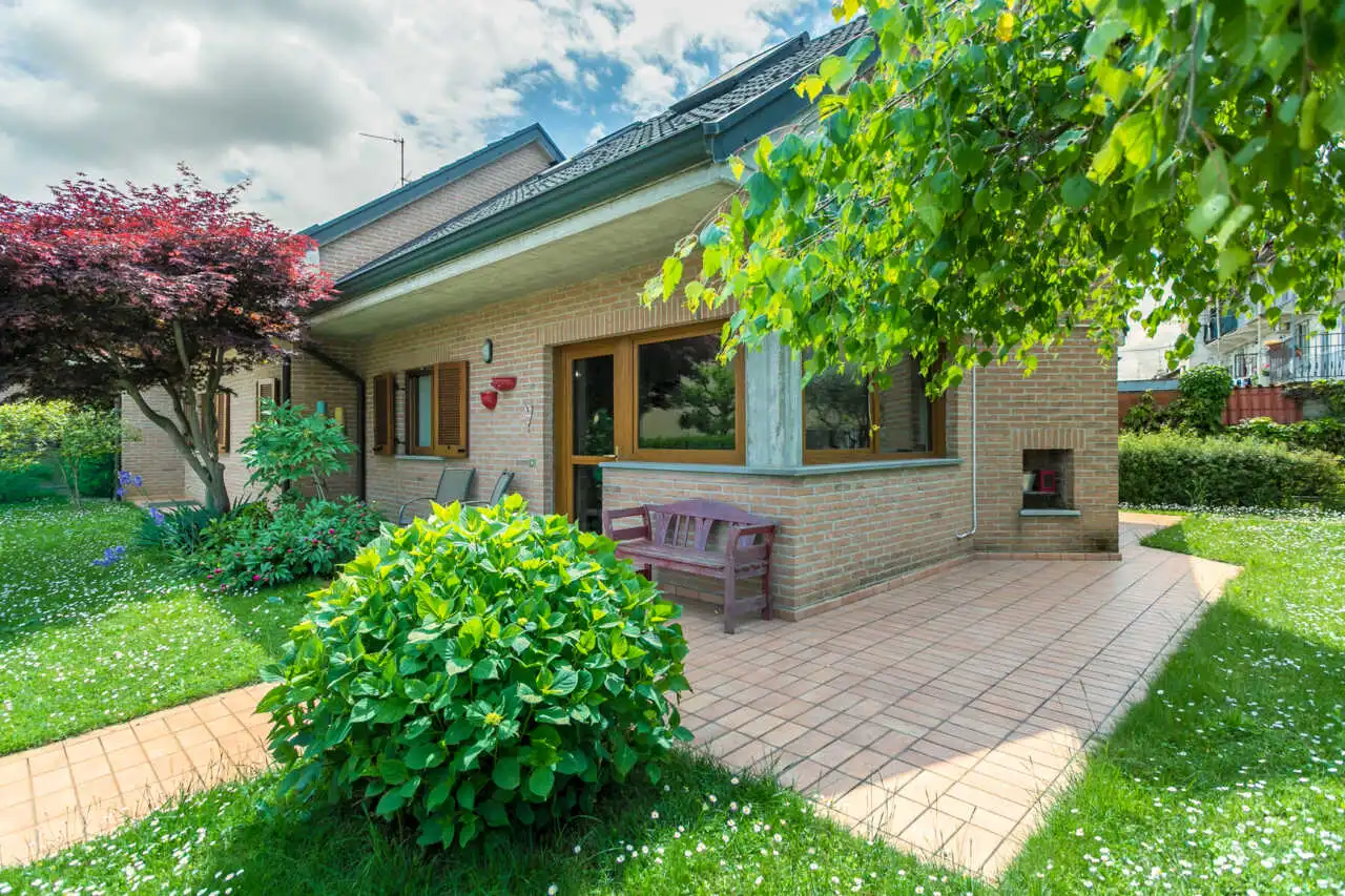 villa-a-cavenago-di-brianza-in-vendita-casa&style-immobiliare-milano-brianza-valutazioni-gratuite-4