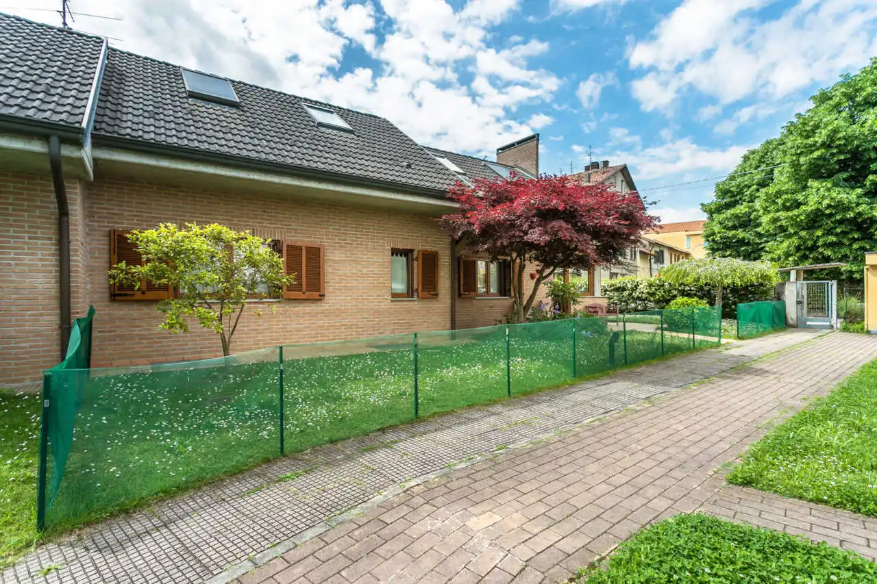 villa-a-cavenago-di-brianza-in-vendita-casa&style-immobiliare-milano-brianza-valutazioni-gratuite-5