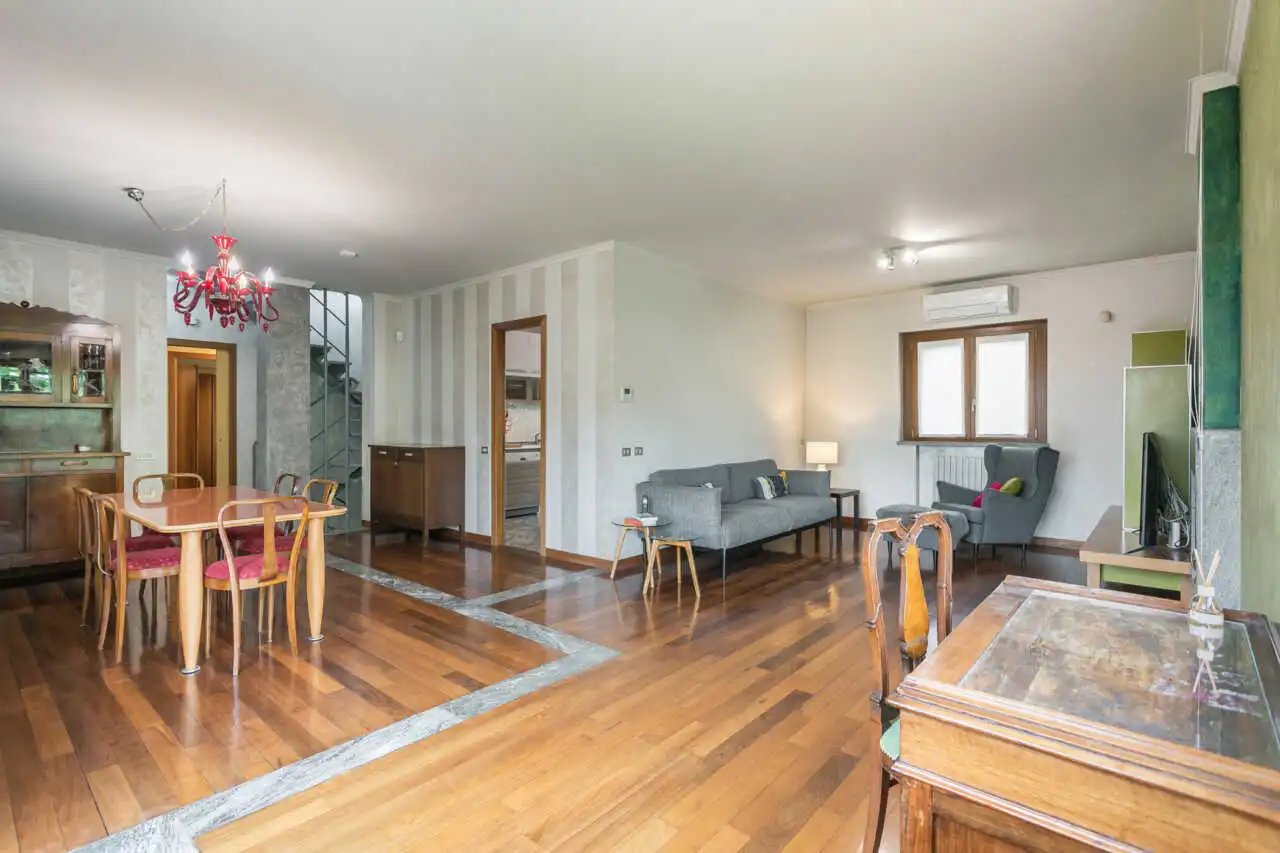 villa-a-cavenago-di-brianza-in-vendita-casa&style-immobiliare-milano-brianza-valutazioni-gratuite-8