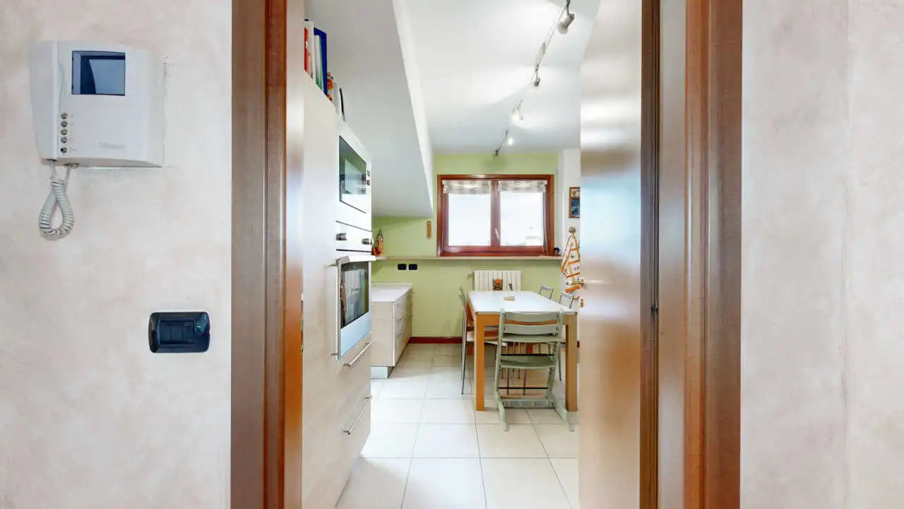 appartamento-a-lissone-ultimo-piano-con-terrazzo-monza-e-brianza (21)