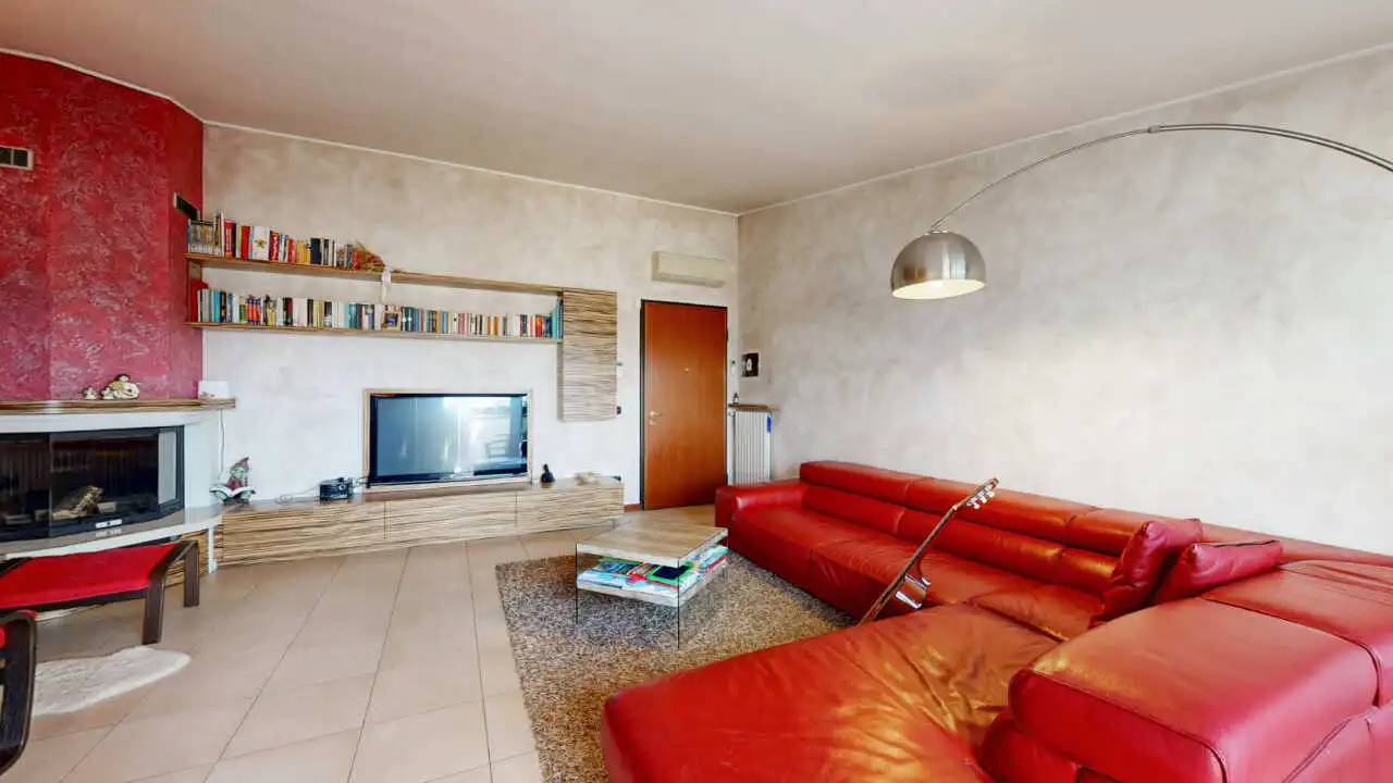 appartamento-a-lissone-ultimo-piano-con-terrazzo-monza-e-brianza (9)