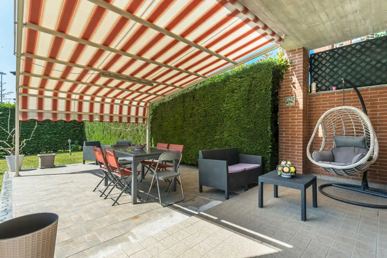 appartamento-con-giardino-di-500-mq-a-busnago-in-vendita-con-tavernaBUSNAGO-22