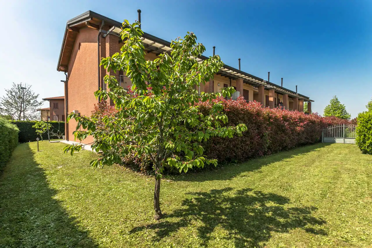 appartamento-con-giardino-di-500-mq-a-busnago-in-vendita-con-tavernaBUSNAGO-30