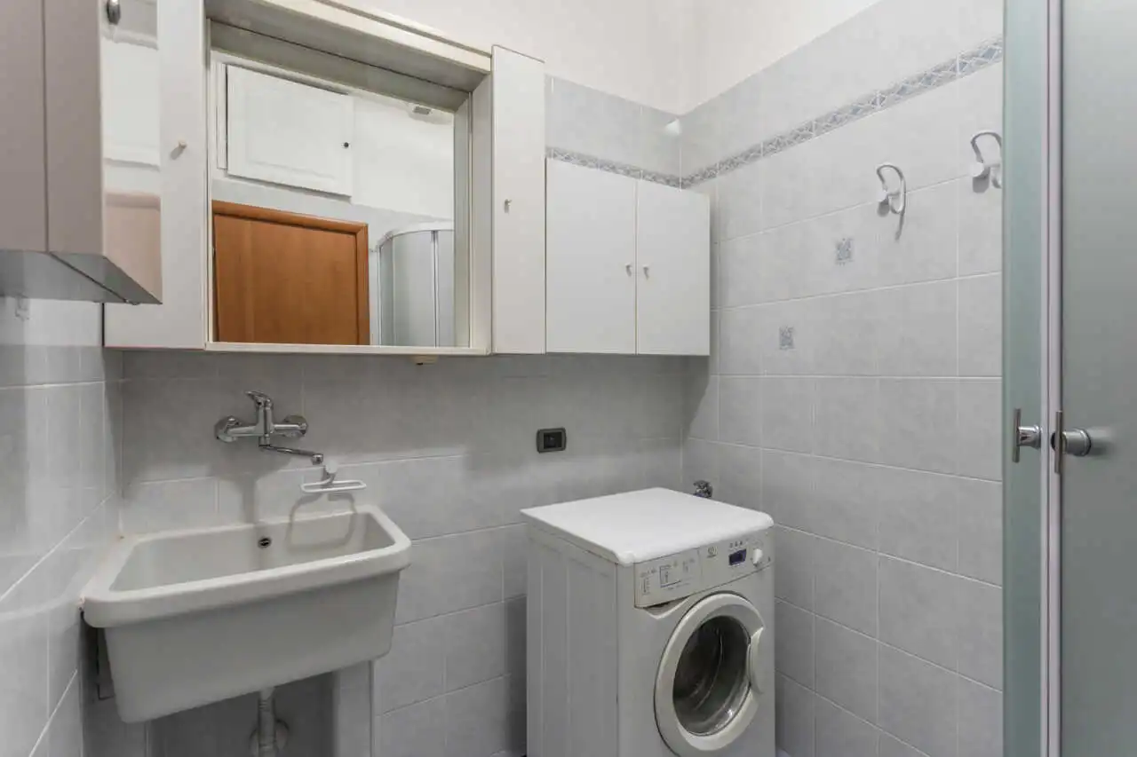 appartamento-ultimo-piano-a-vimercate-luminoso-silenzioso-3-balconi-box-casa&style-migliore-agenzia-immobiliare-monza-brianza (1 (25)