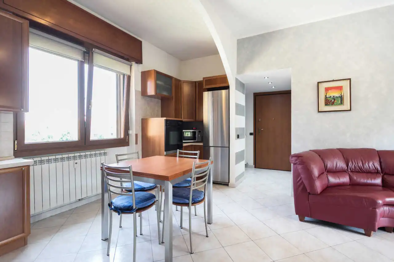 appartamento-ultimo-piano-a-vimercate-luminoso-silenzioso-3-balconi-box-casa&style-migliore-agenzia-immobiliare-monza-brianza (1 (5)