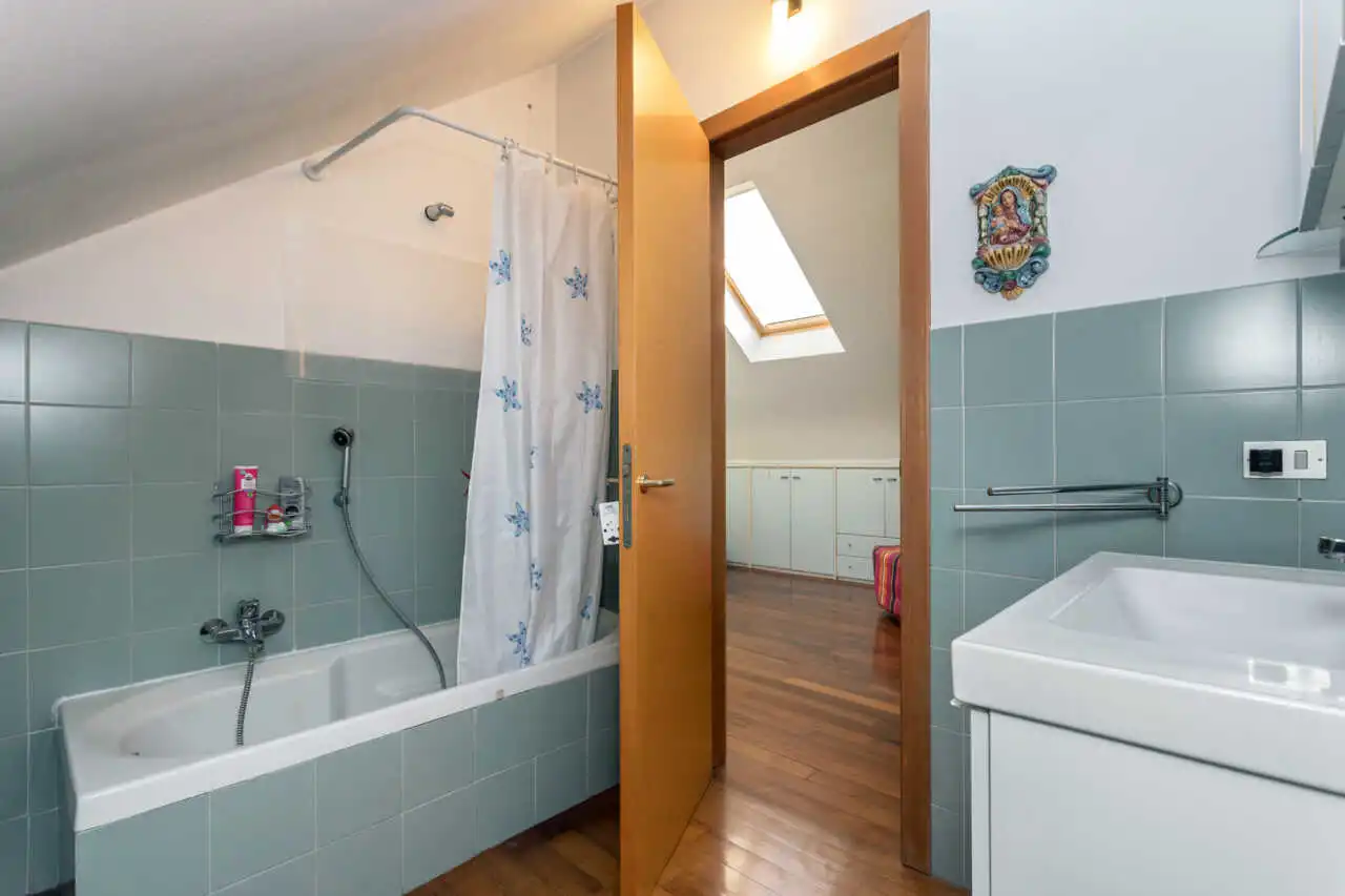 villa-a-cavenago-di-brianza-in-vendita-casa&style-immobiliare-milano-brianza-valutazioni-gratuite-52