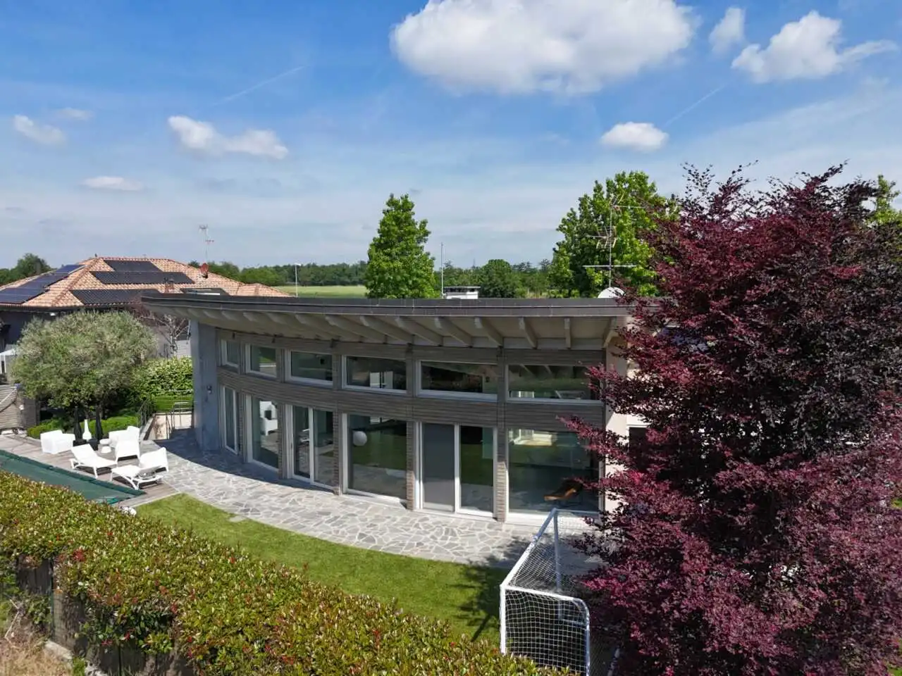 villa-con-piscina-a-carugate-stile-moderno-migliore-agenzia-immobiliare-milano-e-brianza-casa&style (15)