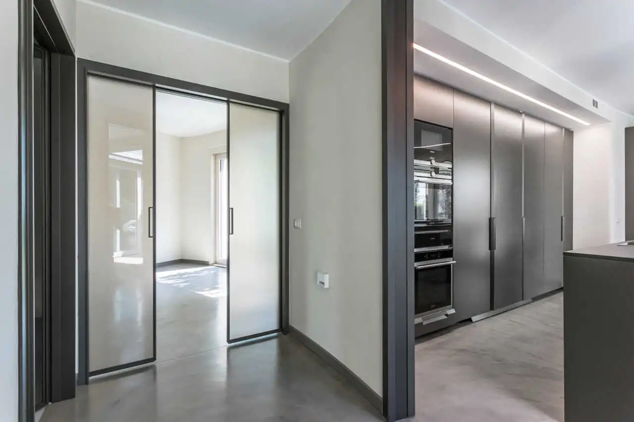 villa-con-piscina-a-carugate-stile-moderno-migliore-agenzia-immobiliare-milano-e-brianza-casa&style (17)