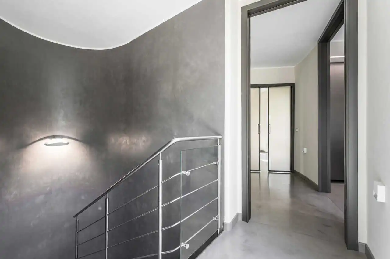 villa-con-piscina-a-carugate-stile-moderno-migliore-agenzia-immobiliare-milano-e-brianza-casa&style (30)