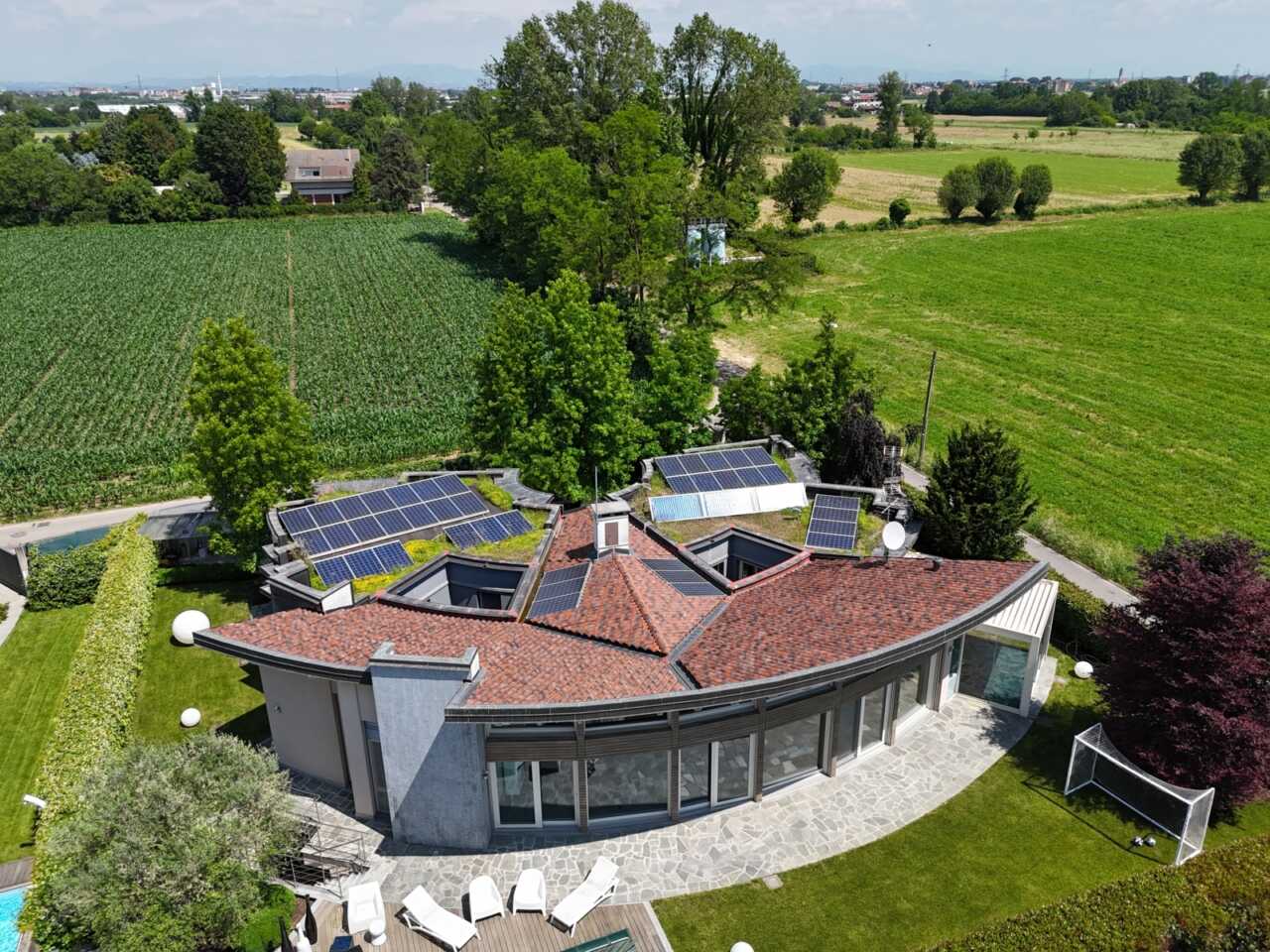 villa-con-piscina-a-carugate-stile-moderno-migliore-agenzia-immobiliare-milano-e-brianza-casa&style (31)