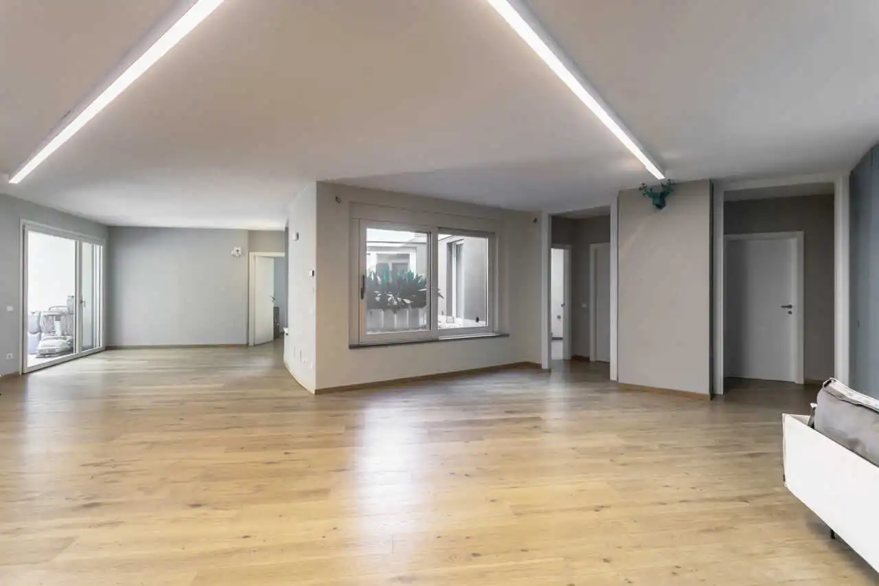 villa-con-piscina-a-carugate-stile-moderno-migliore-agenzia-immobiliare-milano-e-brianza-casa&style (32)