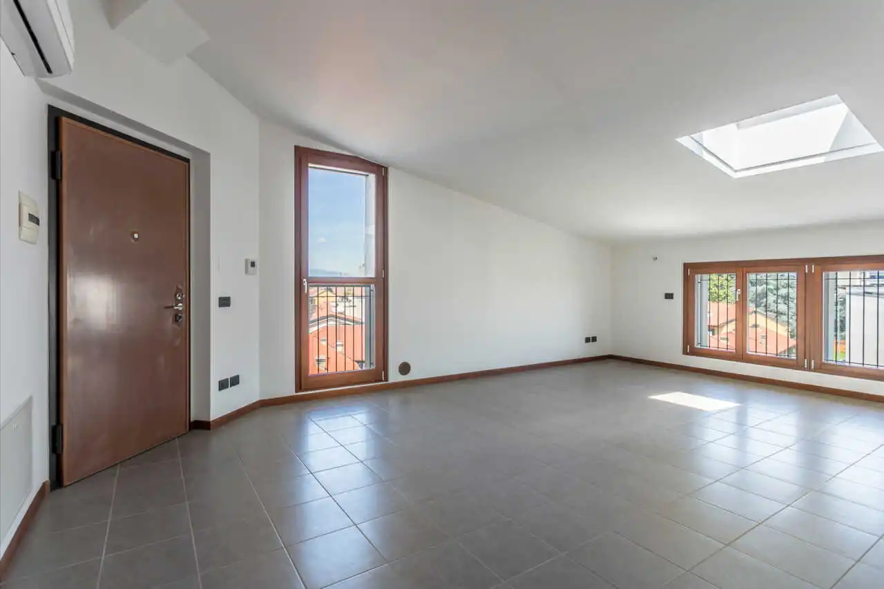 Appartamento ultimo piano a Lissone Monza e Brianza in Vendita 2 locali Piano 4 A14 1