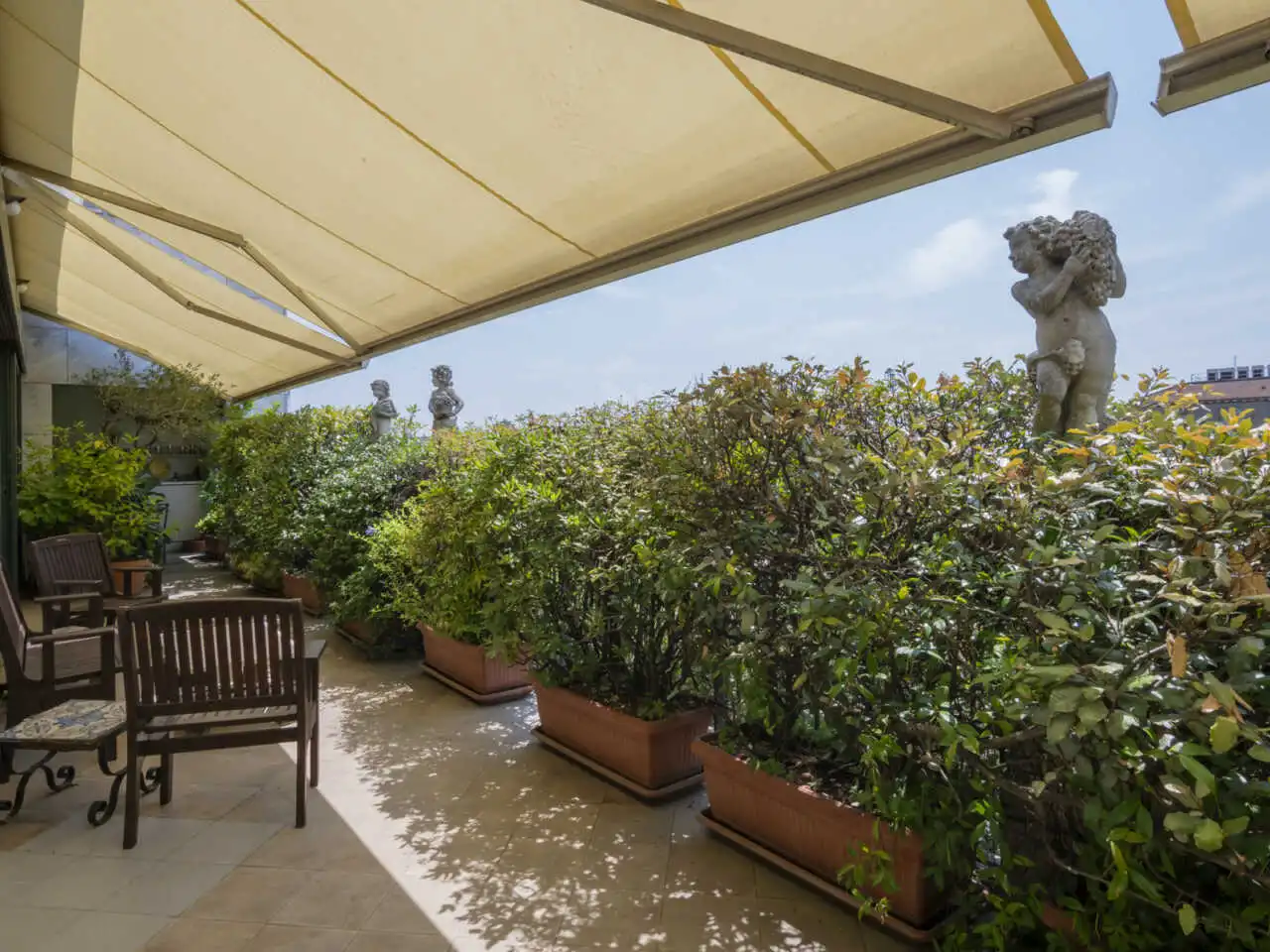 prestigioso-attico-a-milano-su-due-livelli-con-terrazzi-panoramici (3)