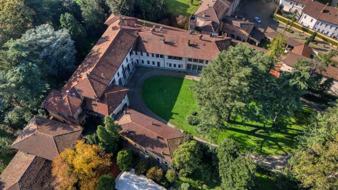 villa-d-epoca-Corbetta-agenzia-immobiliare-casa&style-drone-milano-brianza (16)