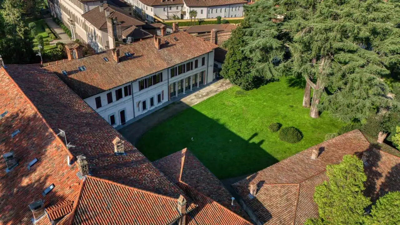 villa-d-epoca-Corbetta-agenzia-immobiliare-casa&style-drone-milano-brianza (4)